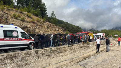 Isparta-Antalya Kara Yolunda Can Pazarı: Yolcu Otobüsü Devrildi, Ölü ve Yaralılar Var