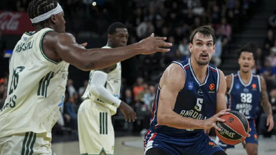 Anadolu Efes, Panathinaikos'u Devirdi
