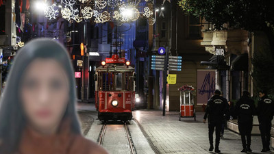 İstiklal Caddesi’nde Polis Armalı Kıyafetle Dans Eden Kadın Yakalandı