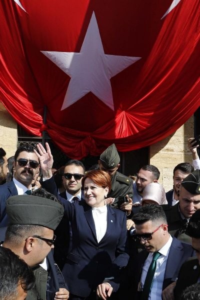 Meral Akşener'den gençlerle Anıtkabir çıkarması - Resim: 5