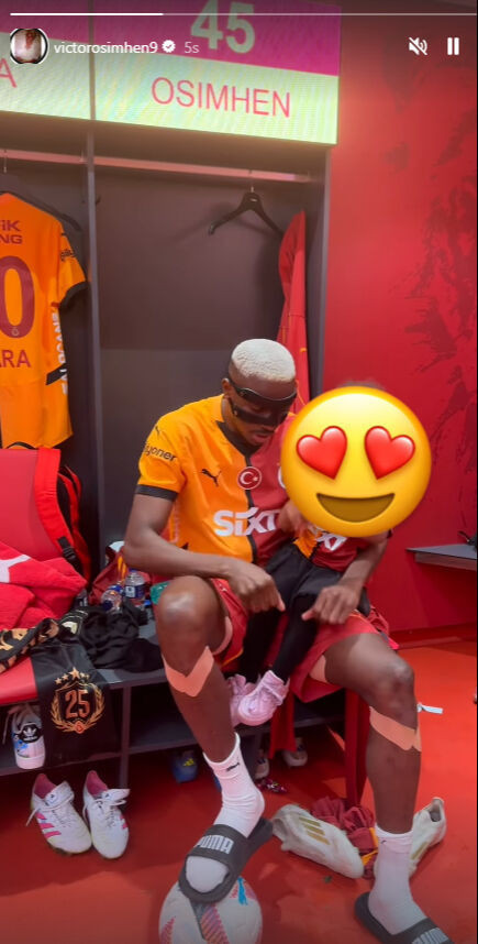 Osimhen Gece Yarısı Paylaştı, Taraftar Çıldırdı - Resim : 1