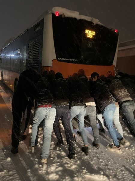 Gaziantep'te korku filmi gibi gece: Binlerce kişi mahsur kaldı! - Resim: 23