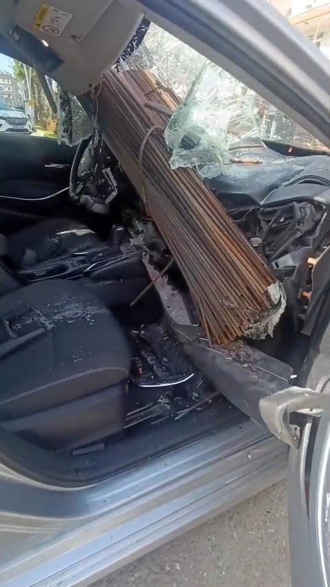 Fren Yaptığı An Kabusu Yaşadı, Gökten Adeta Demir Yağdı! - Resim : 3