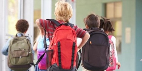 Okul çantası doğru kullanılmalı! Kas ve iskelet sistemi zarar görebilir