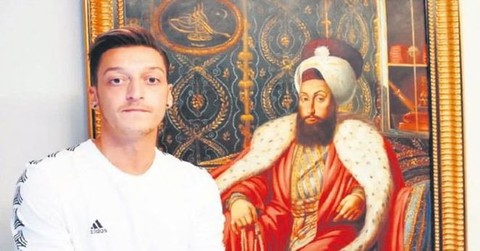 Mesut Özil ve eşi Amine Gülşe, Osmanlı hakkında özel ders alacak