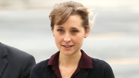 Allison Mack'ten cinsel ilişki tarikatı itirafı!