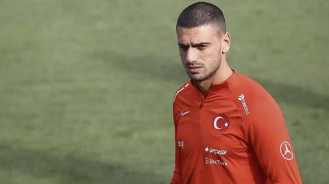 Merih Demiral: Sıcak evimizde olmaktan utanır olduk...