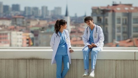 Eski Survivor yarışmacısı Mucize Doktorlar'a transfer oldu!