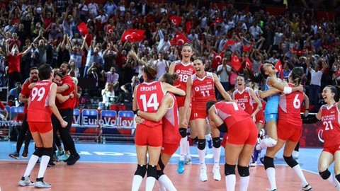 Türkiye - Almanya final maçından kareler