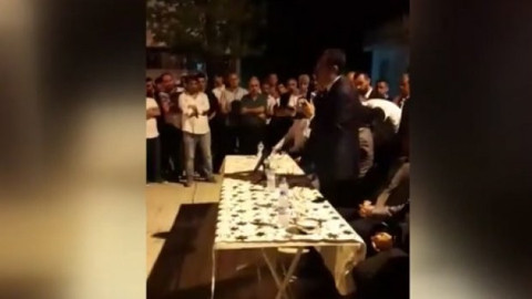AKP’li Bakan'dan seçmene şok hareket