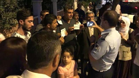 Yolcular tek şoförle yola çıkan otobüsü polise şikayet etti
