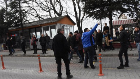 Zonguldak Adliyesi önünde silahlı kavga