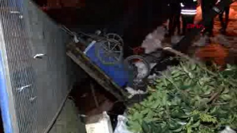 İstanbul Sarıyer'de istinat duvarı evin üzerine yıkıldı