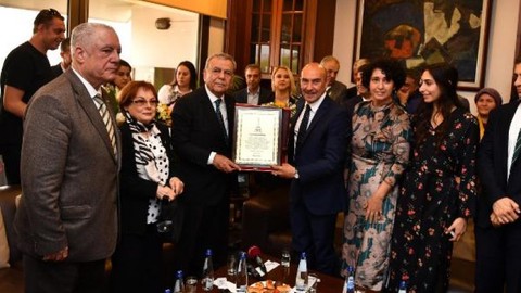 Tunç Soyer, görevi Aziz Kocaoğlu'ndan devraldı
