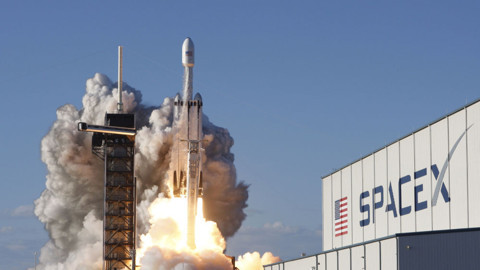 Falcon Heavy ilk kez ticari amaçlı fırlatıldı