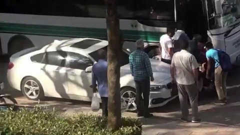 Adana'da tepki çeken görüntü: Yaşlı adam otobüsten zorla indirildi