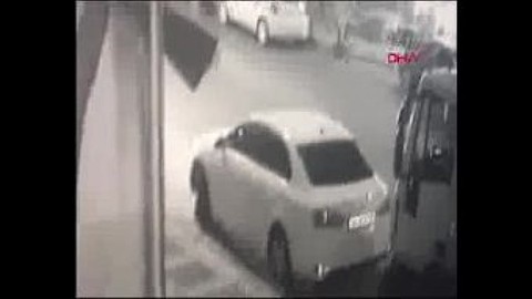 İstanbul Ümraniye'deki iki grup çatıştı: Yoldan geçen 2 kişi yaralandı