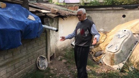 Köpeğe ve çocuklara taş atan adamdan açıklama