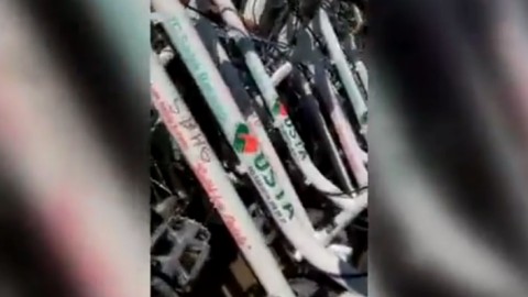 Vatandaşa dağıtılan bisikletlerdeki İBB logosu AKP'li belediye tarafından böyle kapatıldı