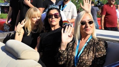 Deniz Akkaya ve Burcu Esmersoy’u şaşırtan yorum! ‘Çok fitsiniz Saba Hanım’