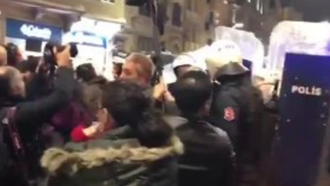 Polisten kadın yürüyüşüne müdahale!