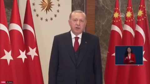 Erdoğan'ın konuşması bitmediği için Meclis'teki İstiklal Marşı töreni bekletildi