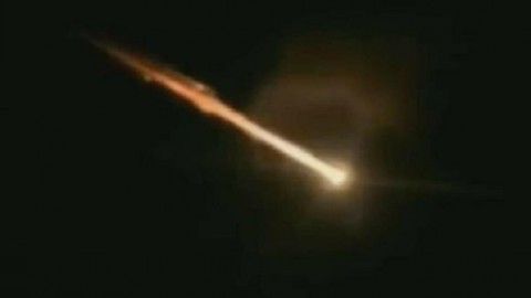 Çok sayıda kentte görülen ışık hüzmesi hakkında Doç. Dr. Ünalan'dan açıklama! 'Tipik bir meteor olayı'