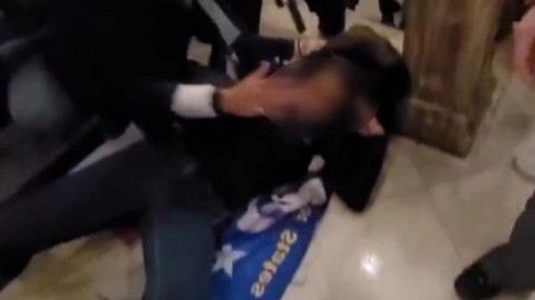 ABD Kongre baskınında öldürülen Babbitt’in vurulduğu an kamerada