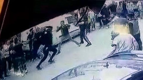 Sosyal medyada başlayan gerginlik keserli sopalı kavgaya dönüştü!