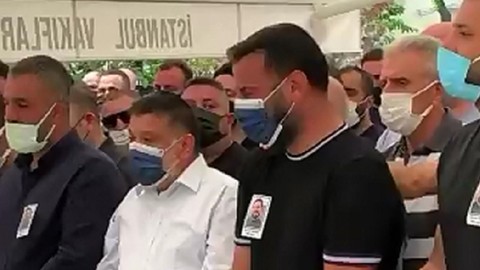 Alişan'dan kardeşine son görev! Gözyaşlarını tutamadı