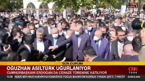 Erdoğan ve beraberindekiler ayrı saf tuttu: Oğuzhan Asiltürk'ün cenazesinde gerginlik