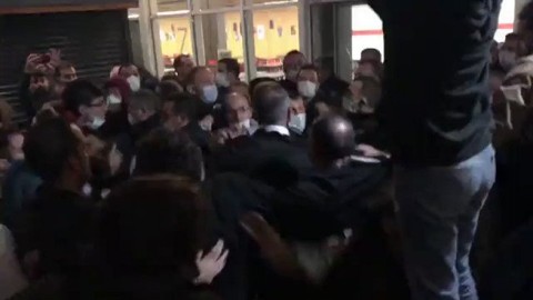Özel Güvenlik, İTÜ'de 'barınamıyoruz' diyen öğrencilere saldırdı
