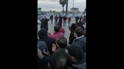 MESS ile sendika anlaştı, işçiler tepki gösterdi: Çimsataş işçileri, iş bıraktı