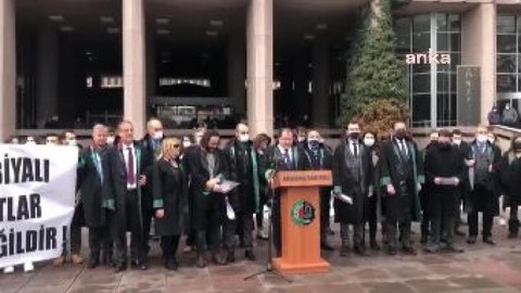 Ankara Barosu avukatları 24 Ocak Tehlike Altındaki Avukatlar Günü için adliye koridorlarında yürüdü