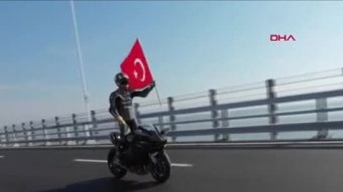 Kenan Sofuoğlu ve Toprak Razgatlıoğlu, 1915 Çanakkale Köprüsü'nden geçti