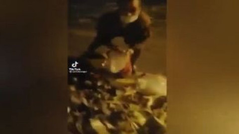 Çöpten yiyecek toplayan vatandaş: 'Seçim olsa Erdoğan'a oy veririm'