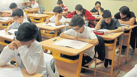 Liselere Giriş Sınavı eğitimdeki çöküşü gözler önüne serdi: MEB 20 yıldır yoksul çocukları görmezden geliyor