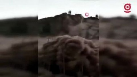 150 ev toprak altında kaldı: Peru'daki heyelan anı kameralarda