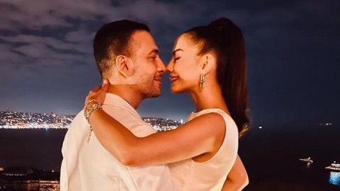 3 gelinlik giydi: Demet Özdemir ile Oğuzhan Koç'un nikahından kareler