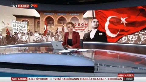 TRT spikerinin yayın akışı dışına çıkarak söyledikleri gündem oldu