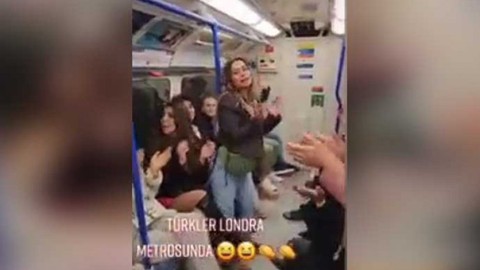 Sosyal medyanın konuştuğu video: İngiltere'de metroya binen Türkler