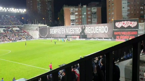 Real Madrid'li yıldız futbolcunun çektiği şut evin içine girdi!