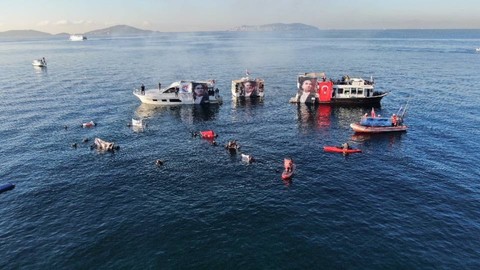 Atatürk, Maltepe’de 'Saygı Zinciri ve Dalışıyla' anıldı