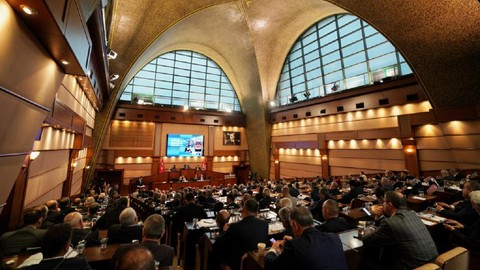 İBB Meclisi'nde skandal: AKP'li üye CHP'li üyeye küfür etti!