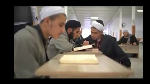 Hiranur Vakfı'ndan öğrencilere reklam mesajı