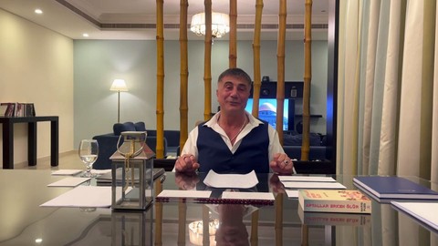 Sedat Peker önce retweetledi, 6 dakika sonra sildi