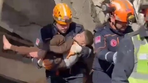 Rize'den deprem bölgelerine giden ekip 10 kişiyi enkazdan sağ çıkardı