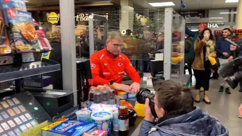 Stefan Kuntz, kasiyerlik yaptı