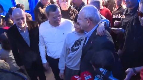 Depremzede çocuktan Kılıçdaroğlu'na: Seninle fotoğraf çektirelim de havamız olsun