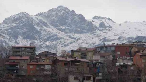 Şırnak'ta bahar beklerken kar geldi